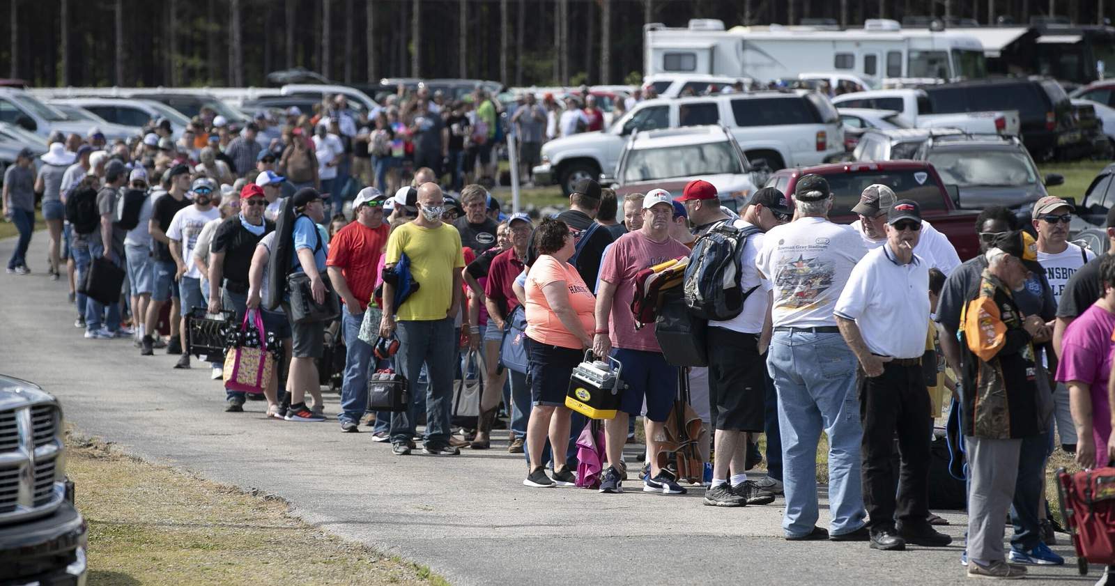 Judge orders N.C. track with large crowds to stop races