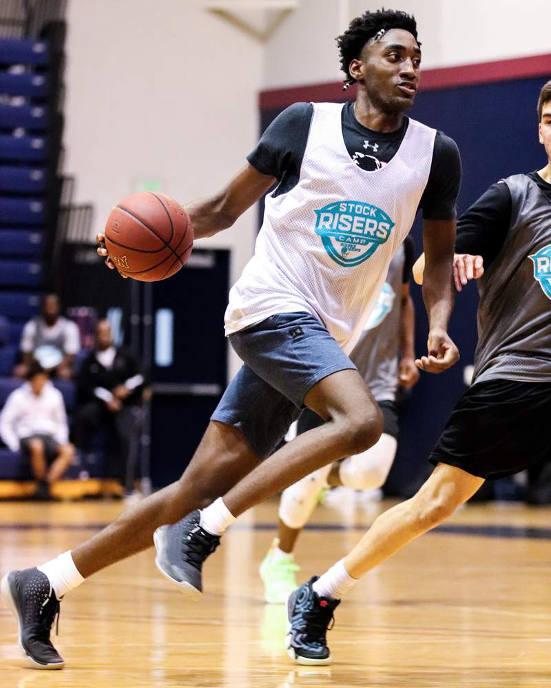 Double take: Florida teen twins 1st to sign in pro hoops prep league