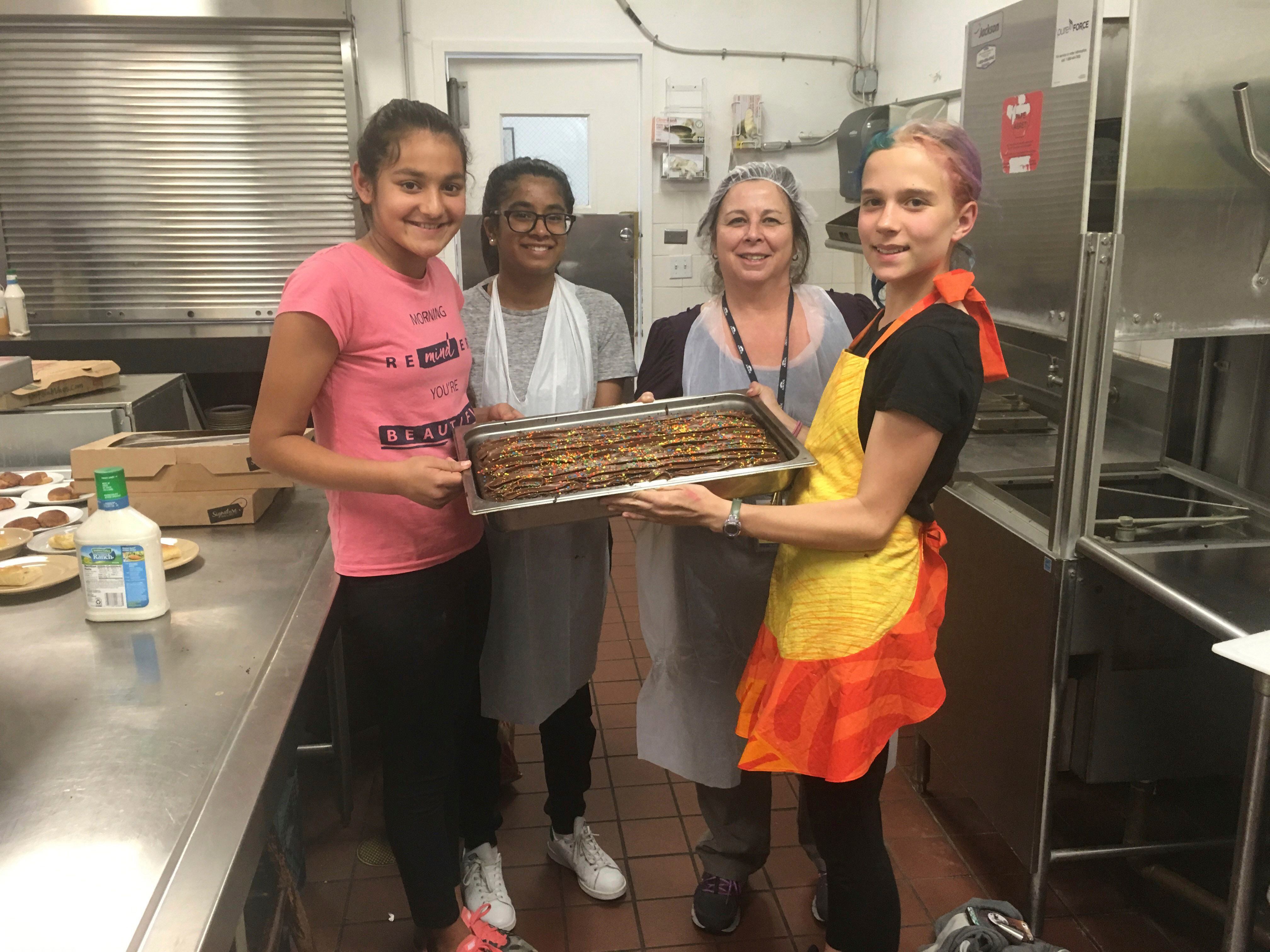 Teen baker sweetens lives making desserts for those in need