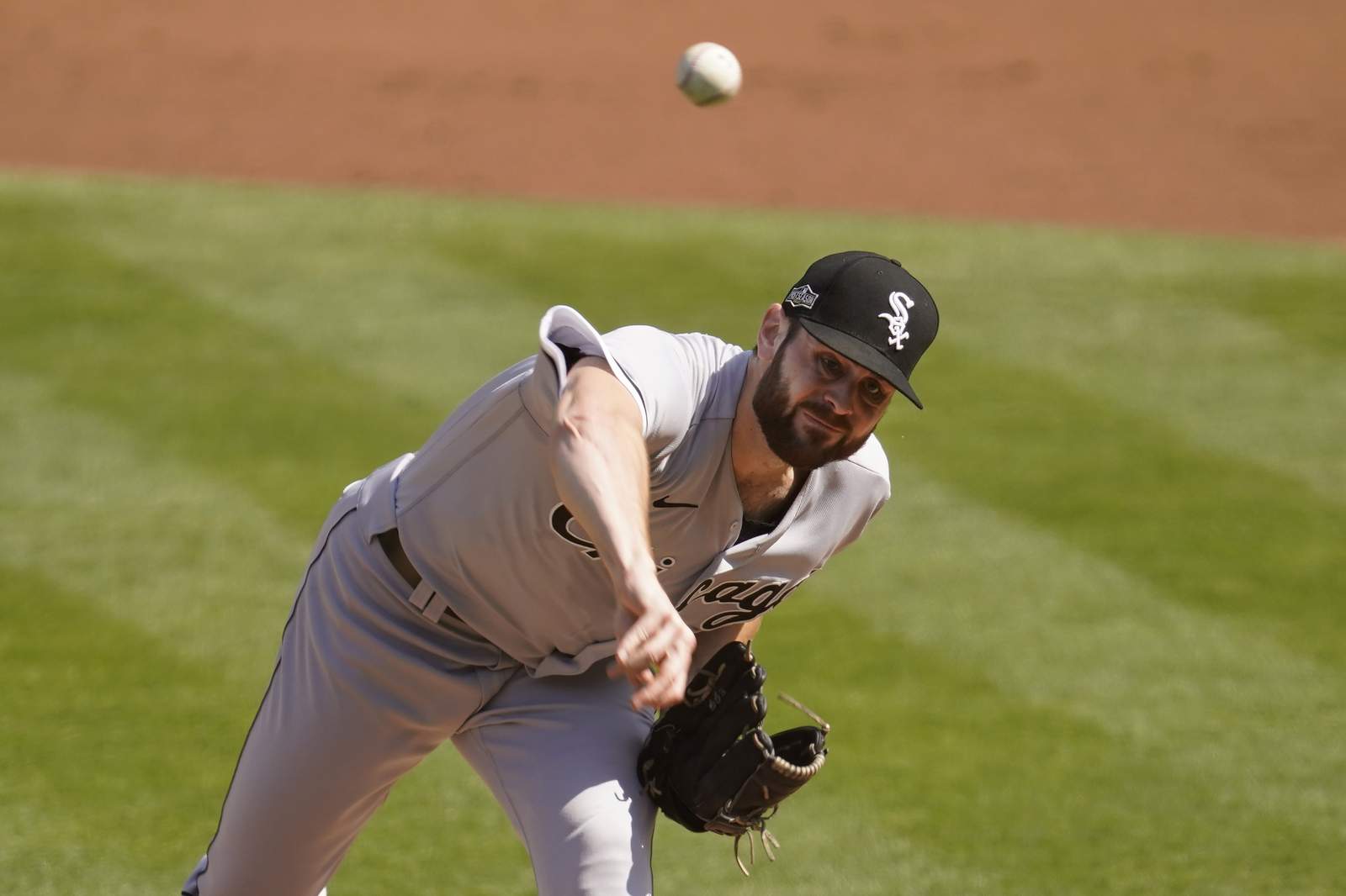 White Sox ace Giolito pitching perfect game thru 6 vs A's