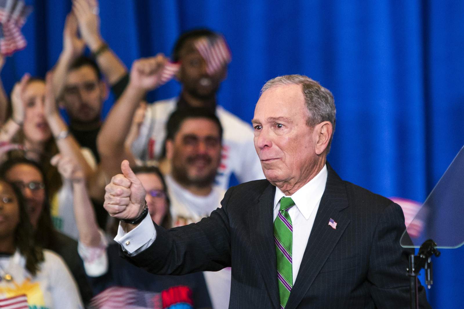 Bloomberg's hope for Super Tuesday splash lands in Pacific