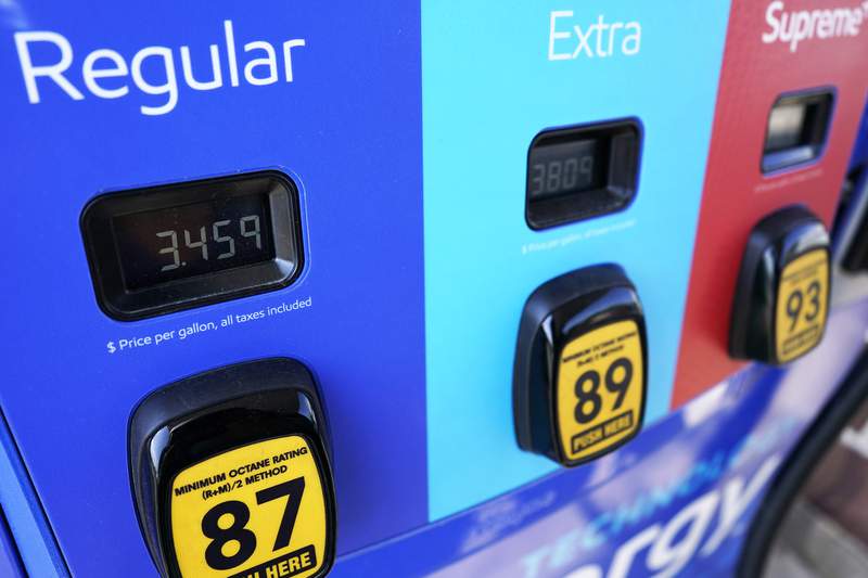 Florida’s average gas price passes $3 for first time since 2014