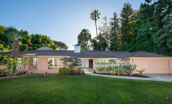 ‘Golden Girls’ house for sale, but it isn’t in Miami