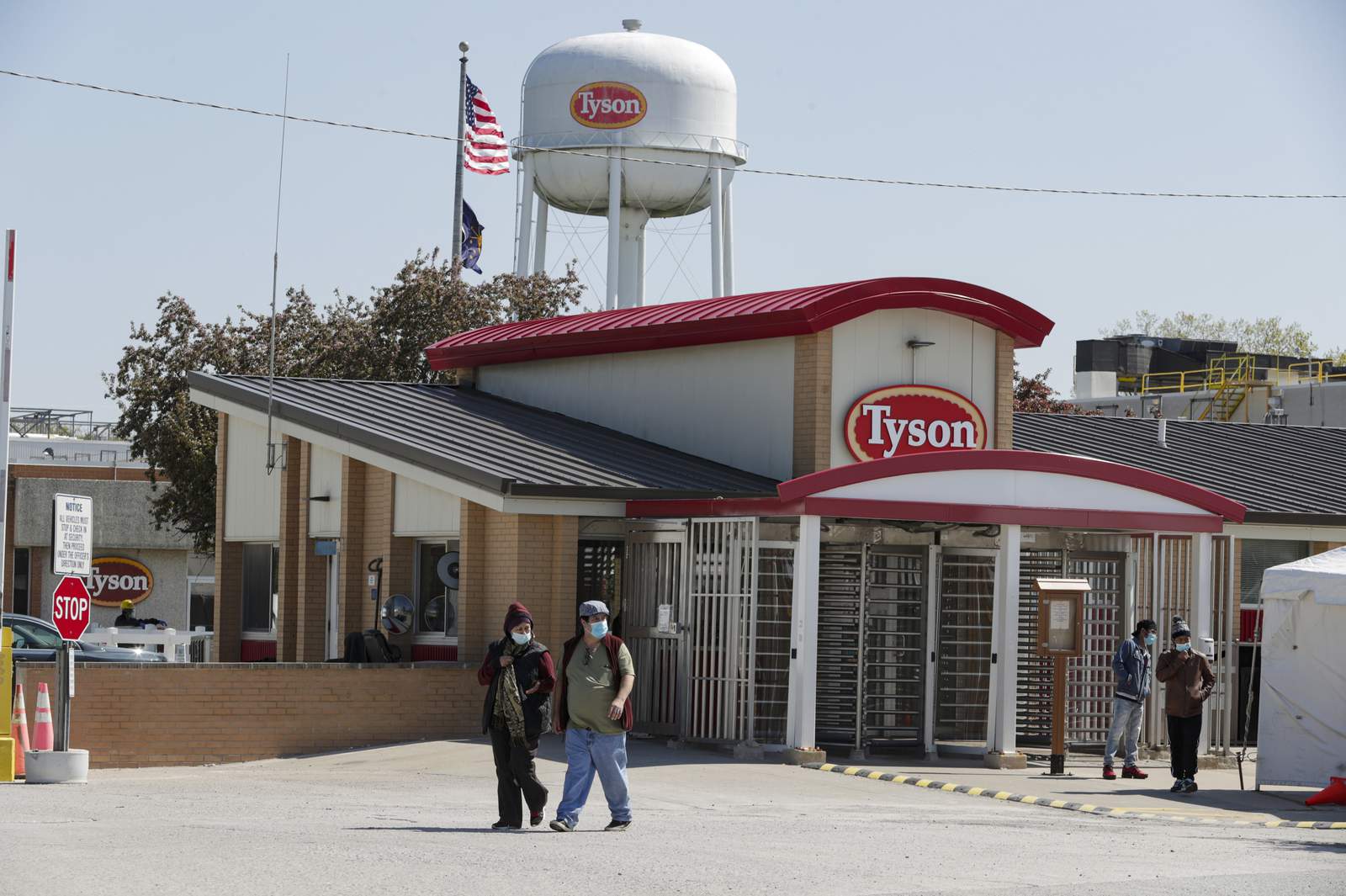 The Latest: Tyson Foods to open medical clinics at US plants