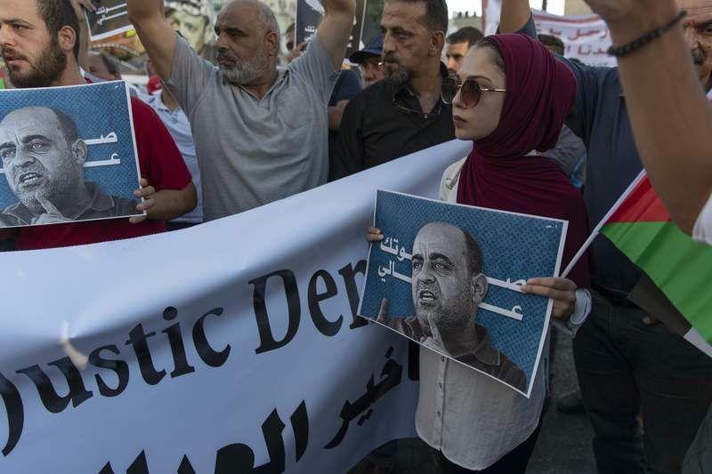Family: Palestinian Authority covering up critic's death