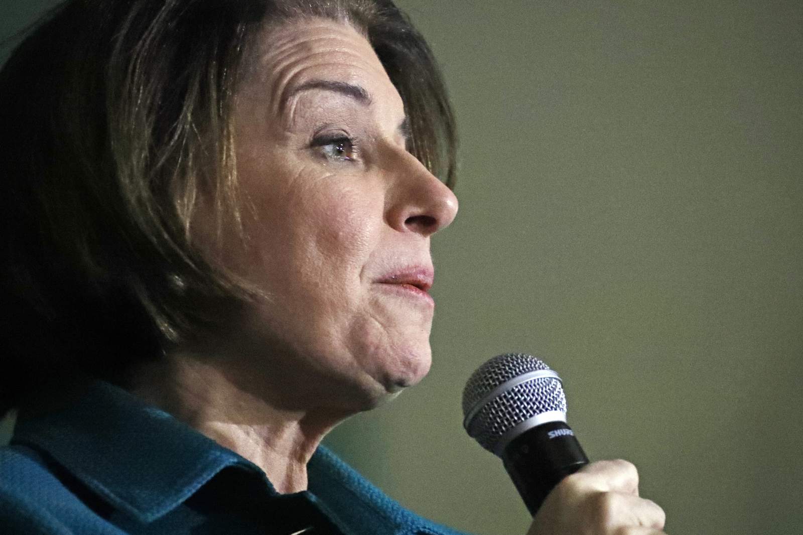 Klobuchar faces tough questioning in case of juvenile lifer