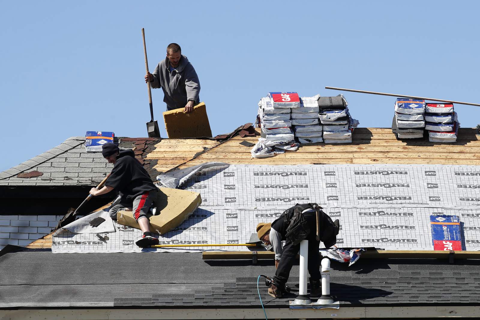 US home construction rebounds 4.3% in May