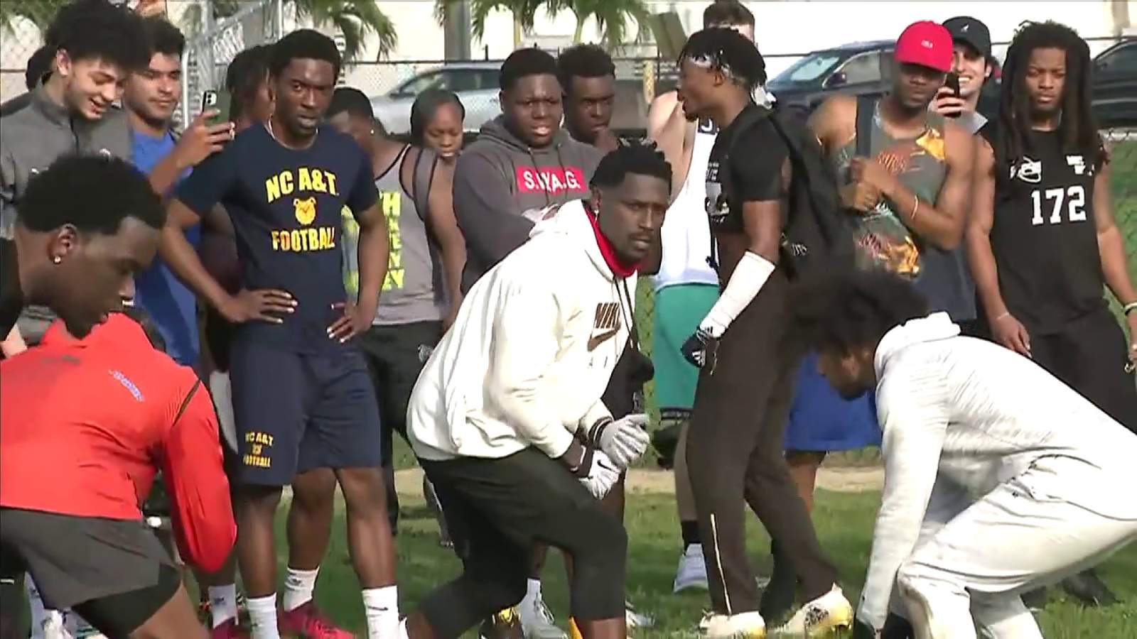 Antonio Brown invites locals to New Year’s Eve workout at Boggs Park