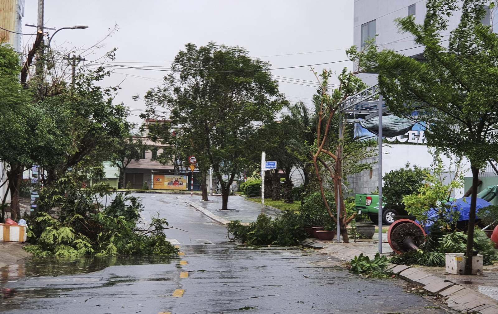 Vietnam: 35 muertos y 59 desaparecidos por tifón y aludes