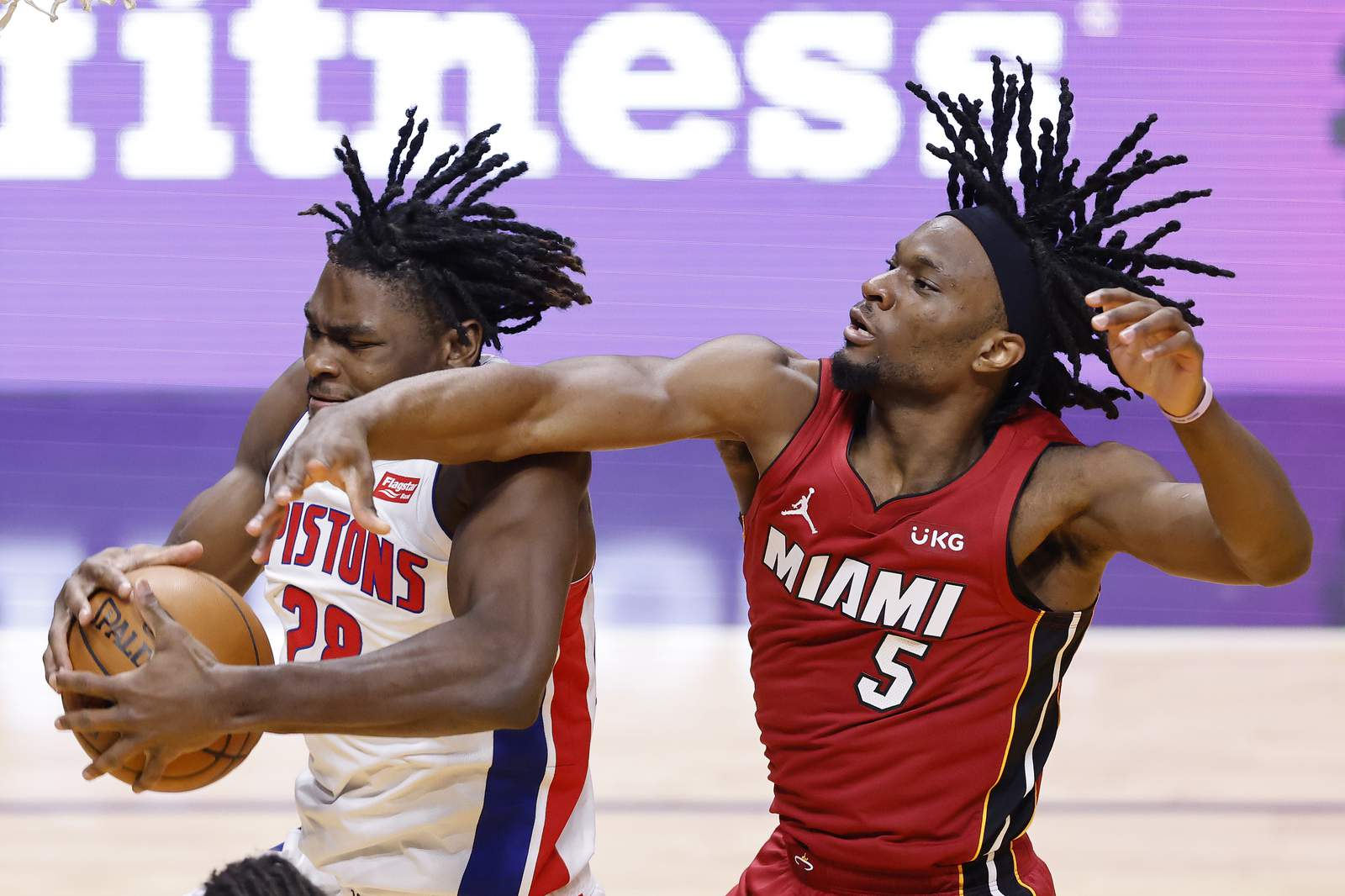 Pistons come into Miami and roll past reeling Heat, 120-100