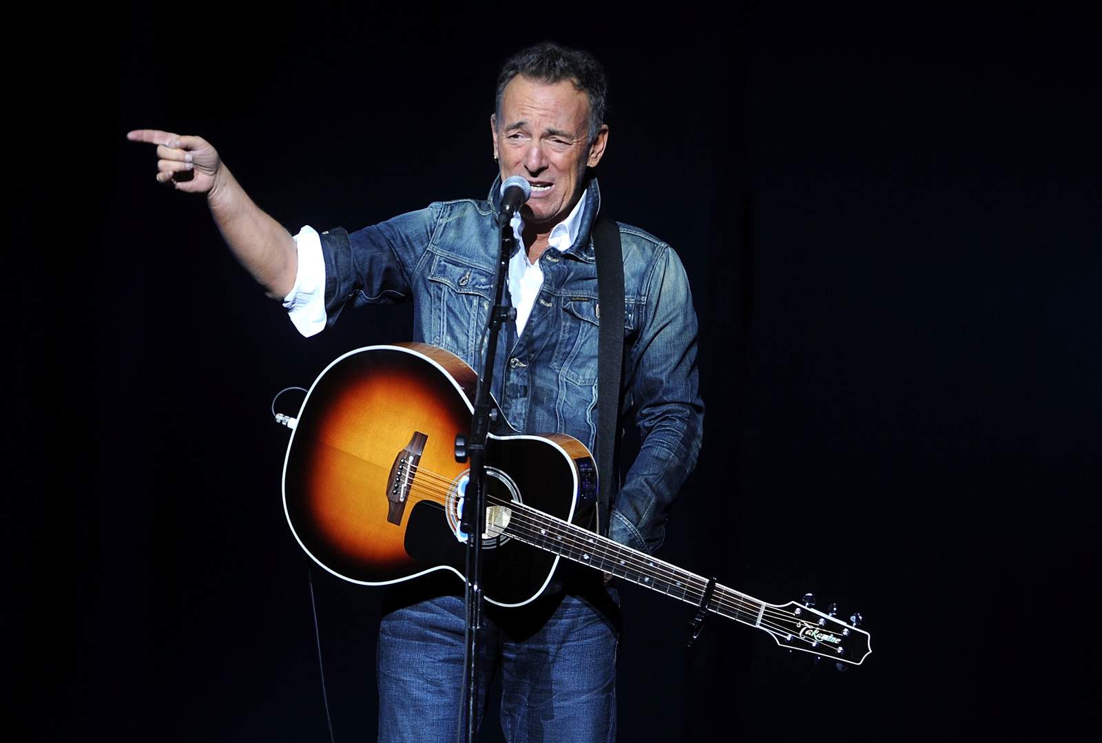 Springsteen charged with drunken driving; Jeep ad on pause