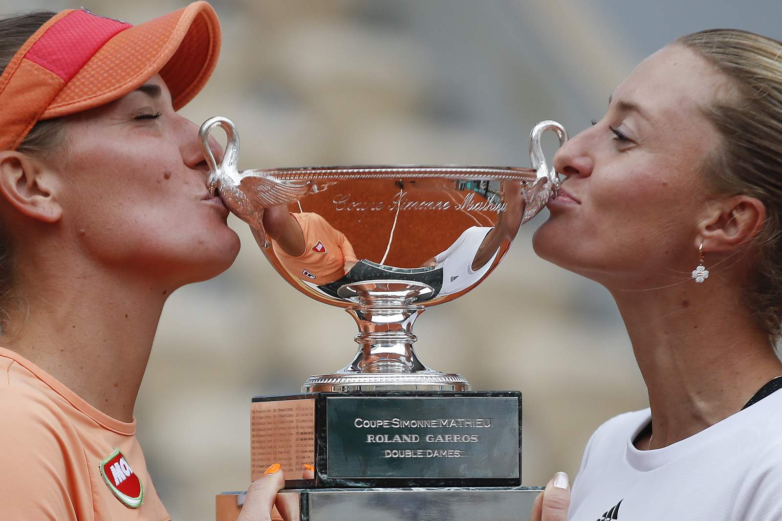 Quarantined in New York, Mladenovic wins doubles in Paris