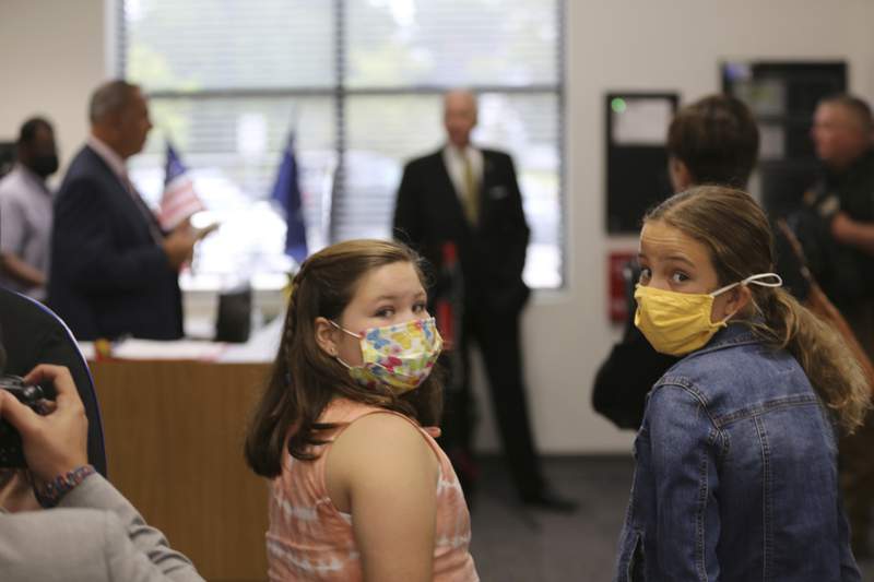 Federal judge overturns South Carolina school mask ban