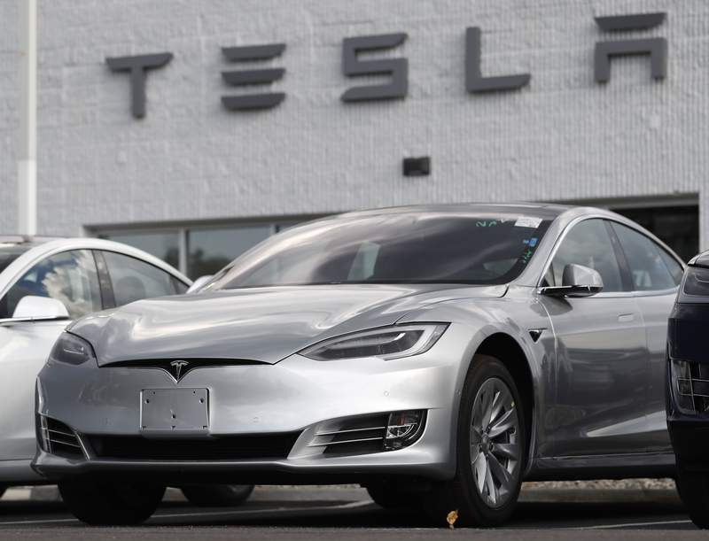 Hertz orders 100,000 Model 3 electric vehicles from Tesla