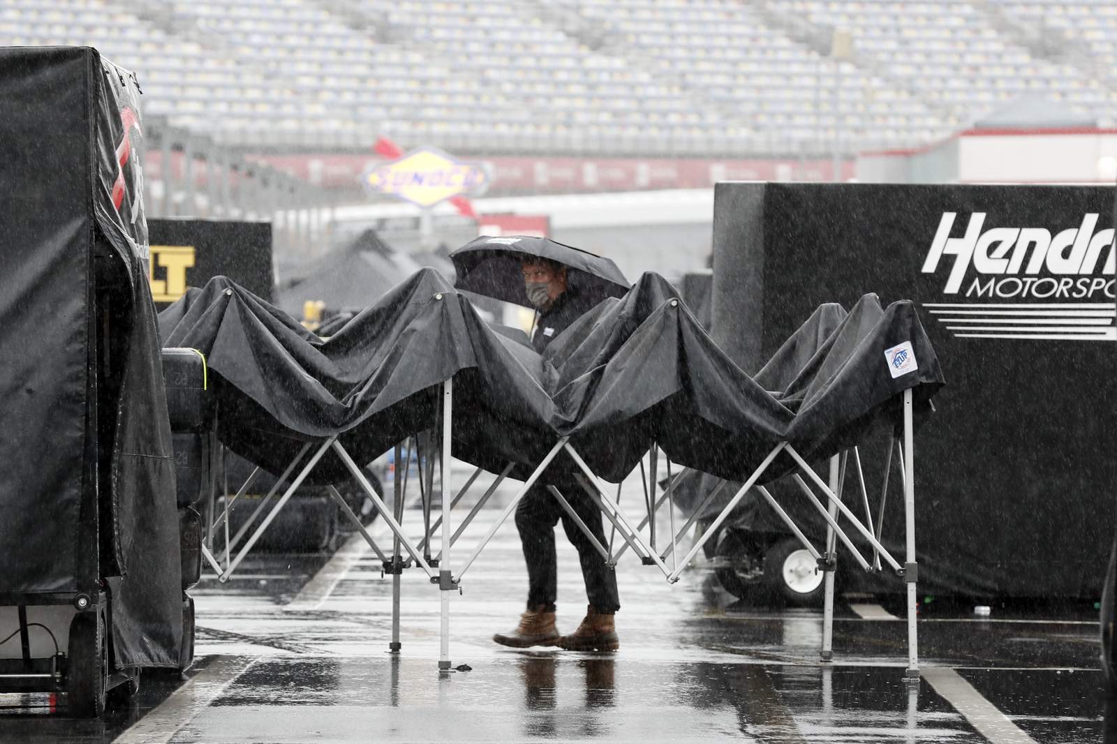 NASCAR Cup race in Charlotte pushed back day because of rain
