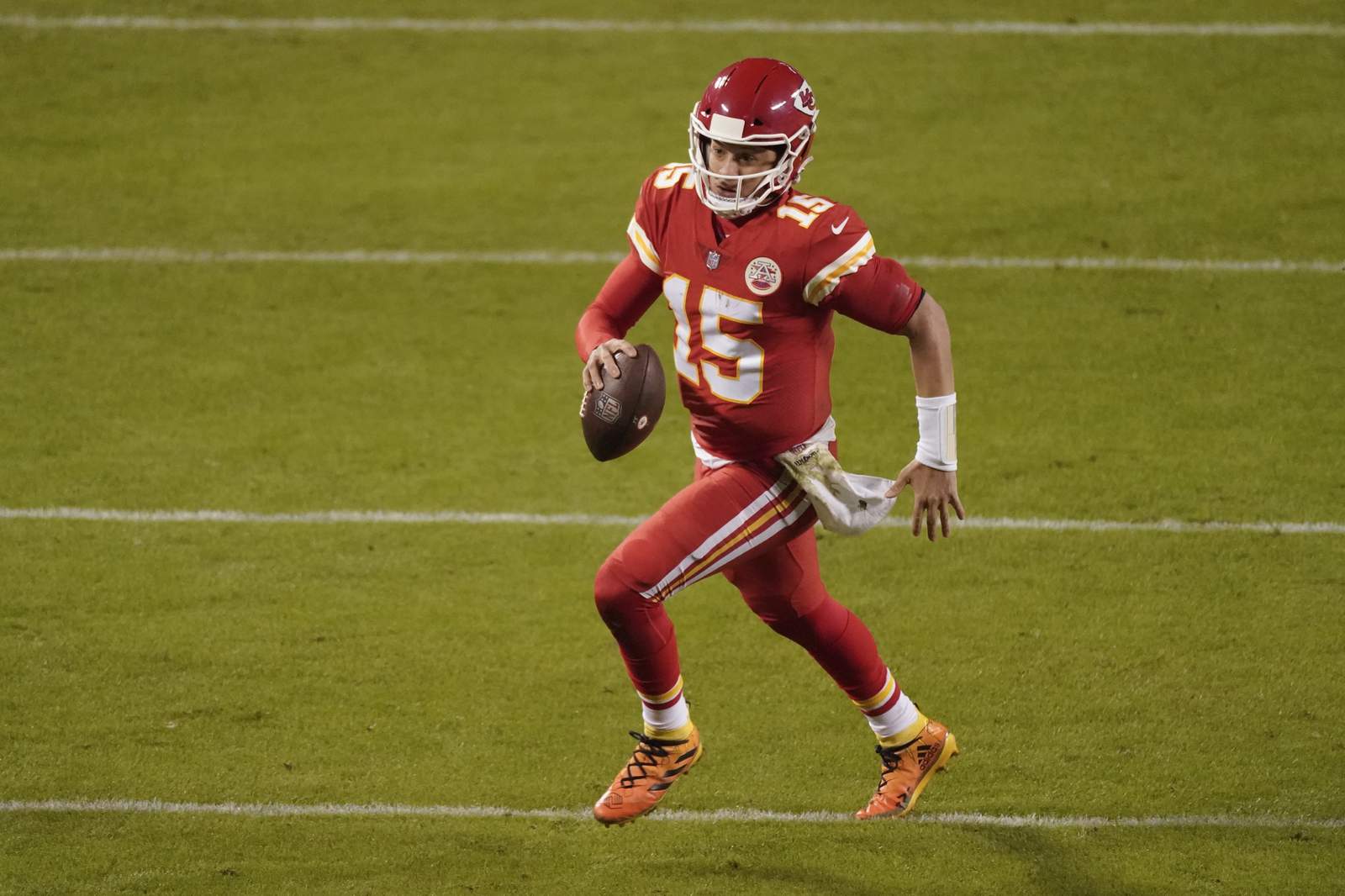 Chiefs' offense keeps seeing red when it reaches red zone