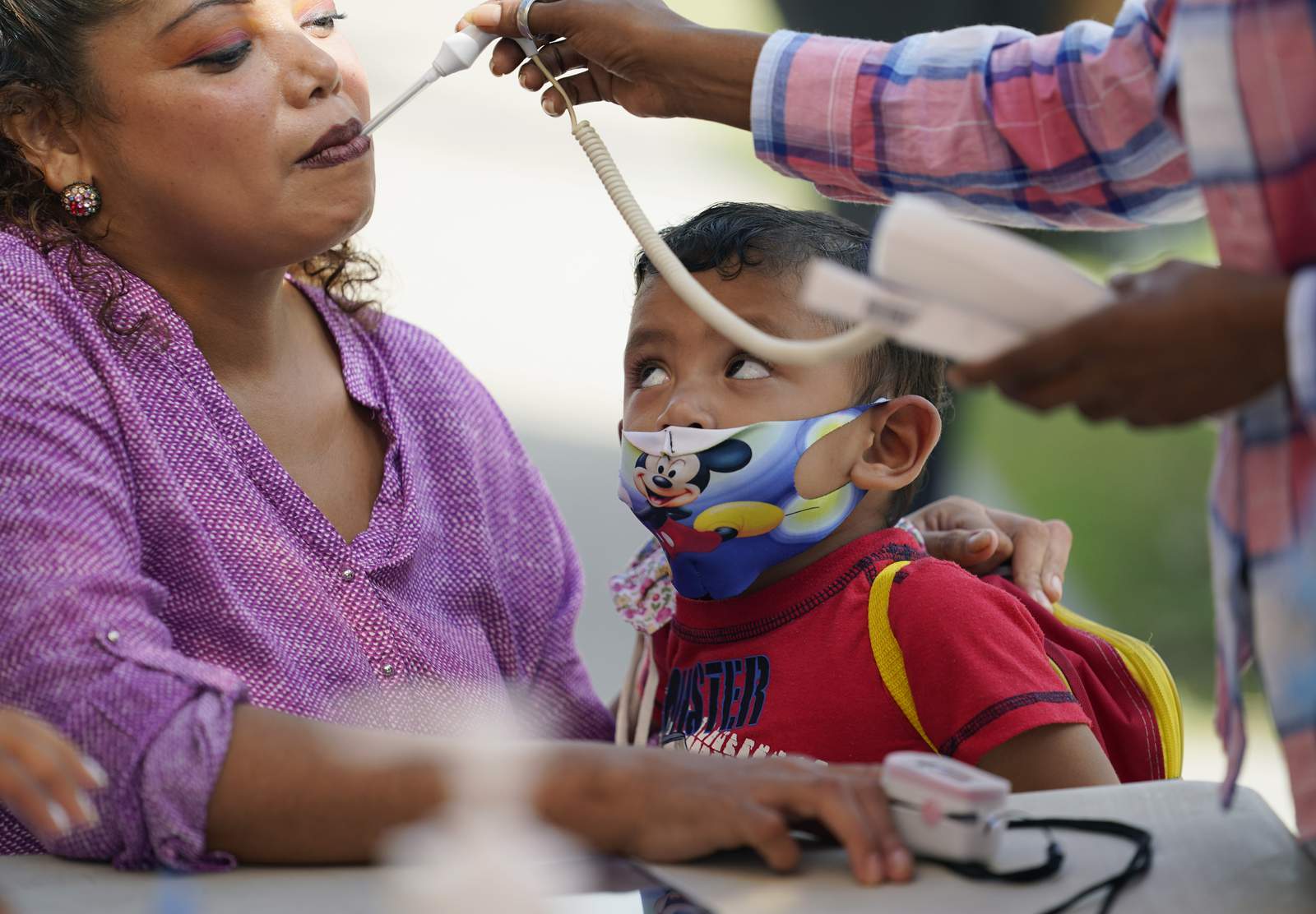 Aid groups aim to bring health care to migrants on way to US