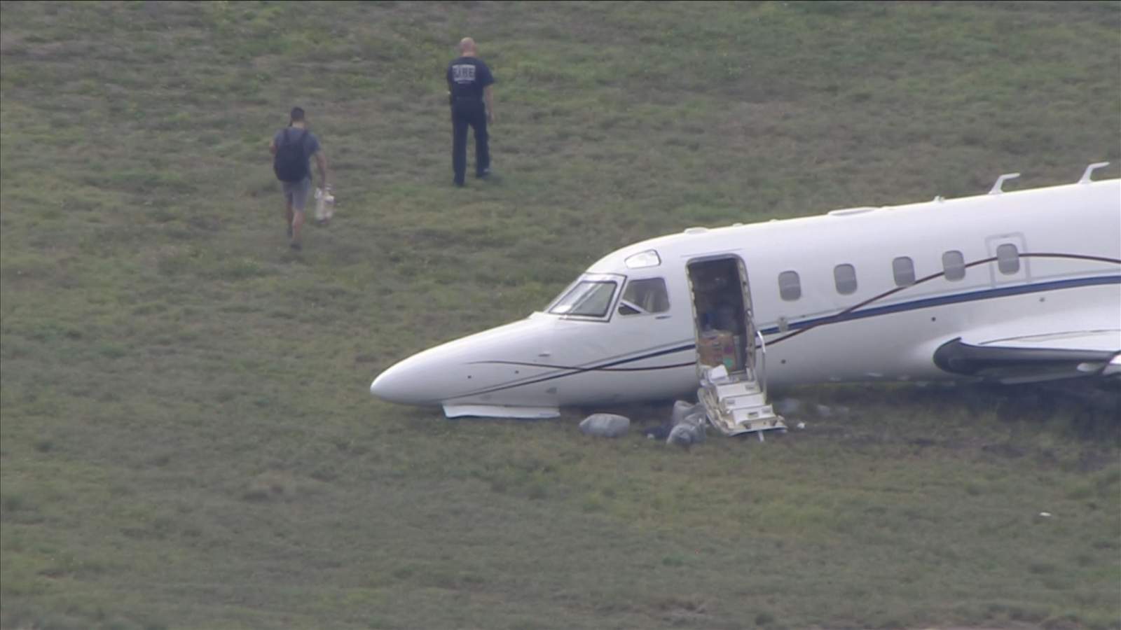 The pilot of a private jet that is registered in Venezuela had difficulties during take off on Friday afternoon in Fort Lauderdale.