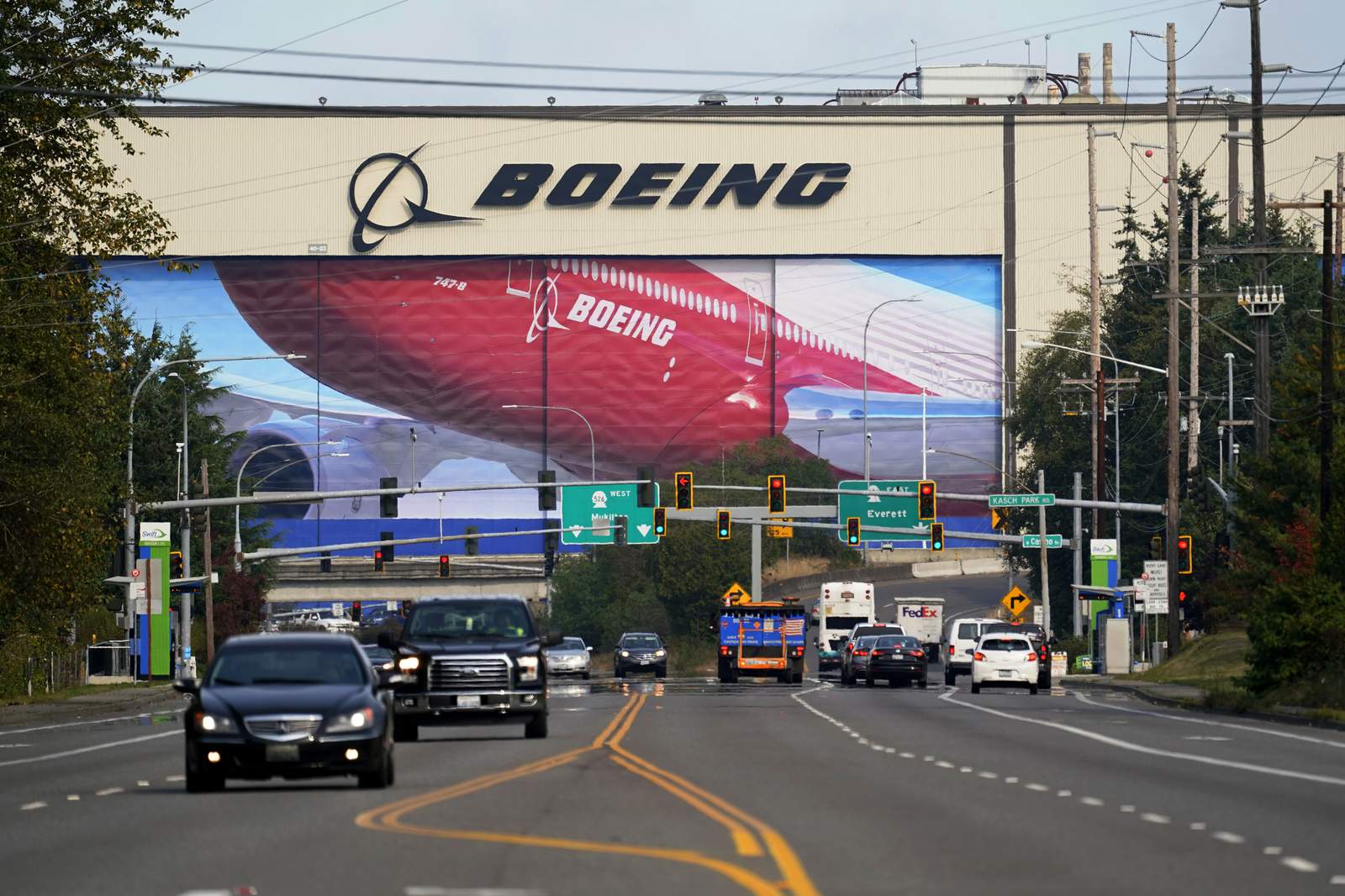 Boeing picks South Carolina over Seattle for 787 production