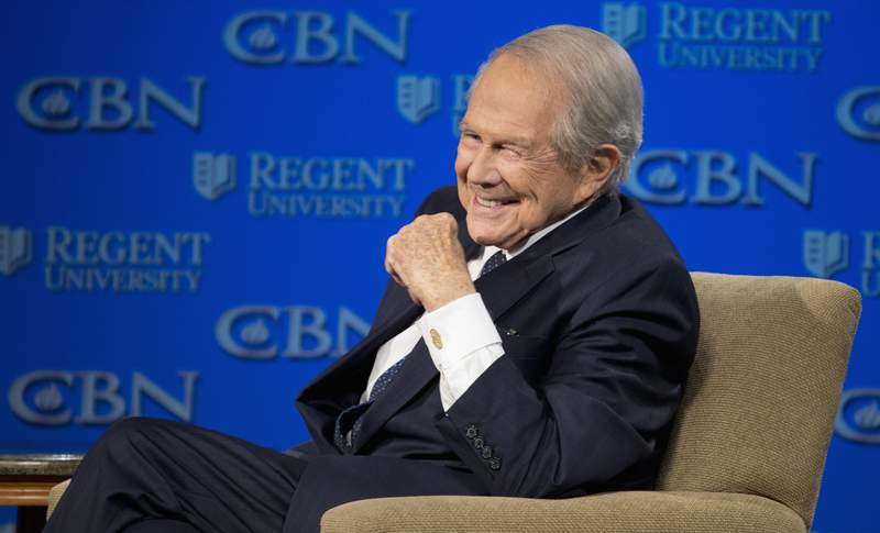 Pat Robertson steps down as host of long-running '700 Club'