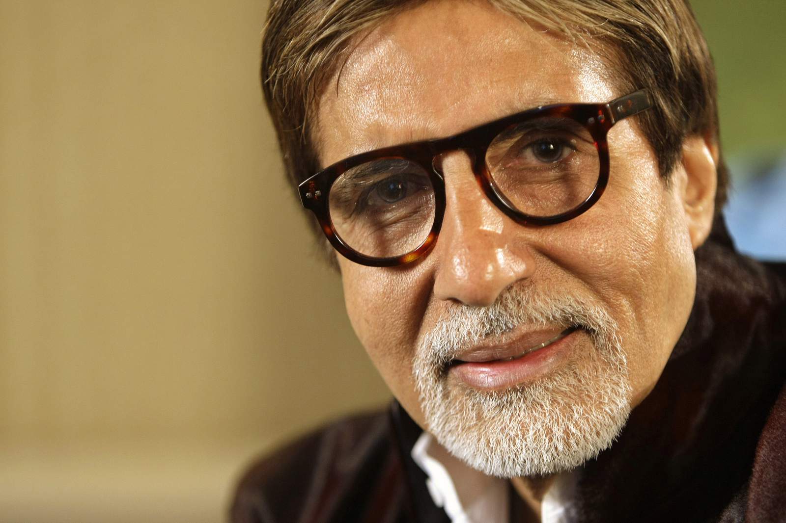 Bollywood star Amitabh Bachchan recovers from coronavirus
