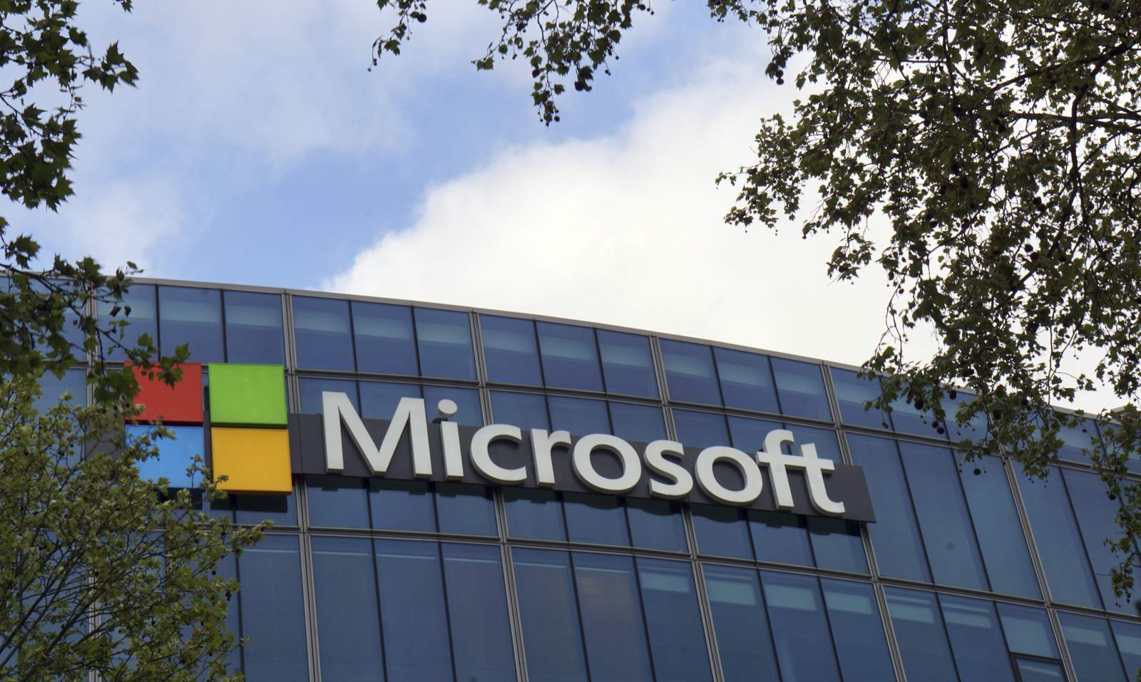 Microsoft Looks To Detect Sex Predators In Video Game Chats