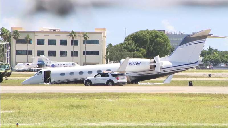 Airplane suffers malfunction during takeoff, slides off runway at Fort Lauderdale airport