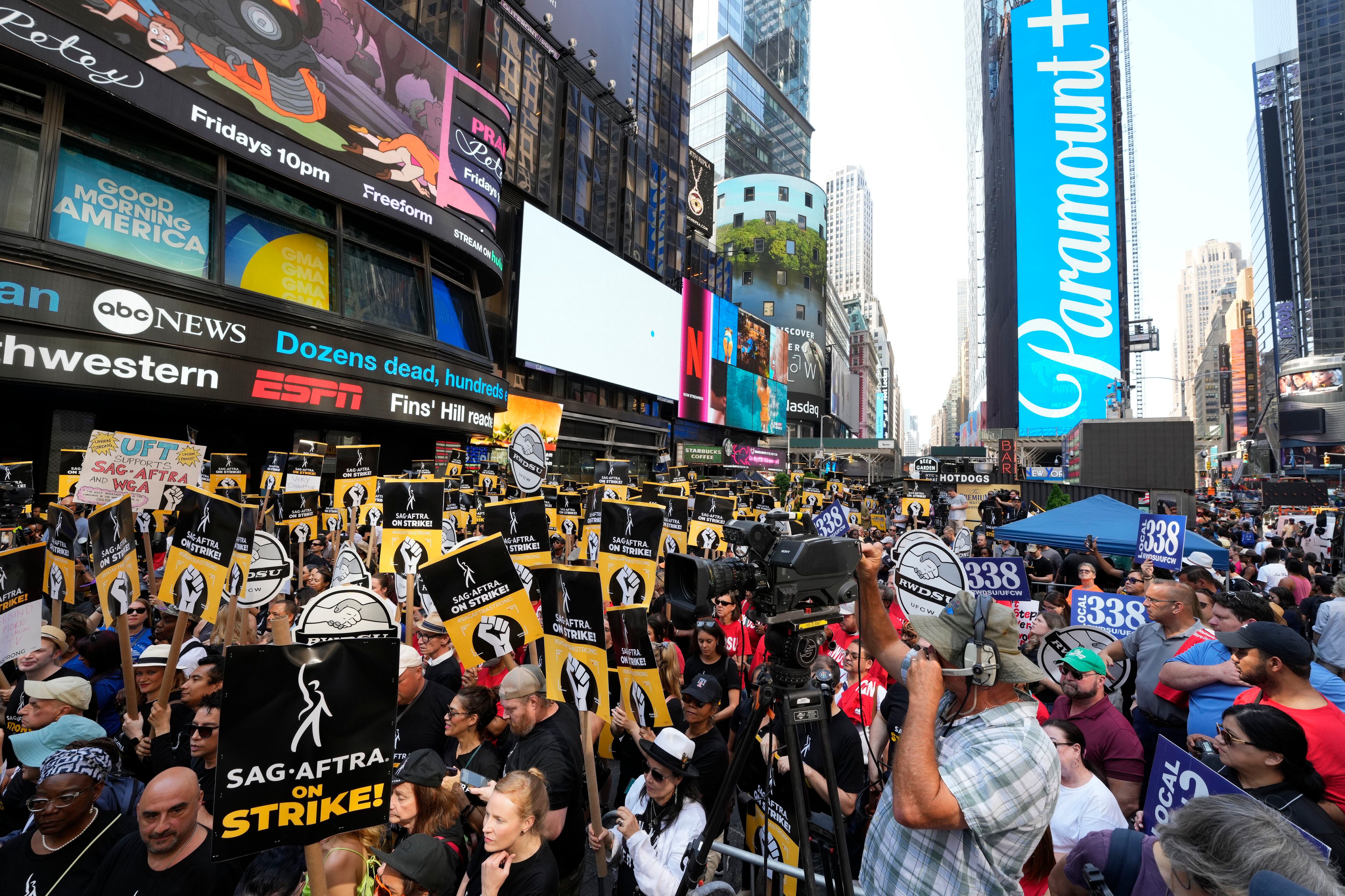 July 24, 2023, New York City, New York, USA: Actor CHLOE GRACE MORETZ seen  at SAG-AFTRA's ˜Rock the City for a Fair Contract' Rally held in Times  Square (Credit Image: © Nancy