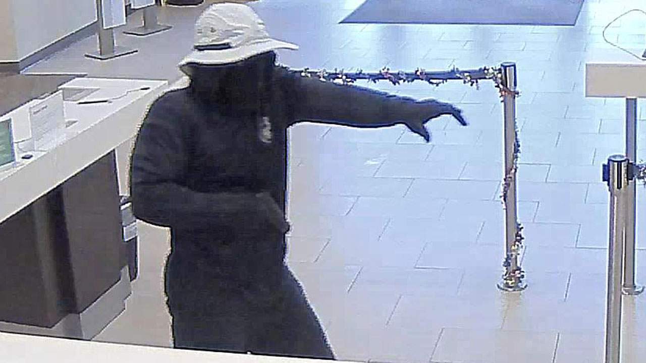 FBI agents hunt for bike bank robber wearing Real Madrid gear