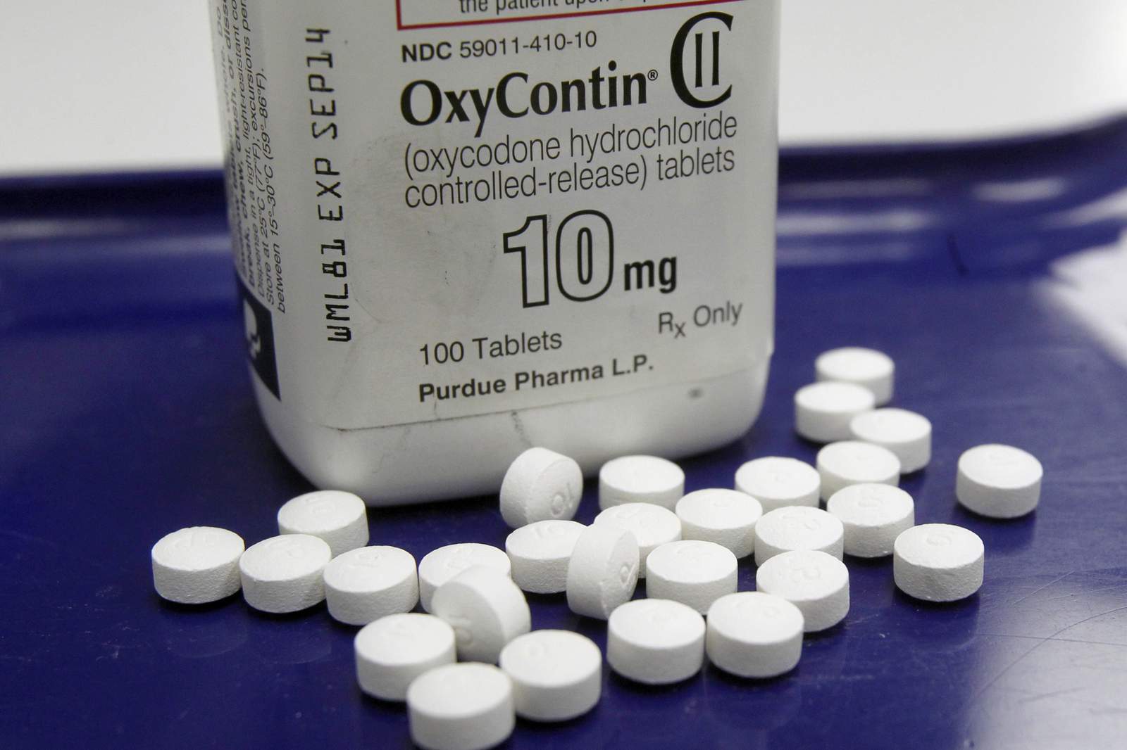 Experts: Revamped OxyContin hasn't curbed abuse, overdoses