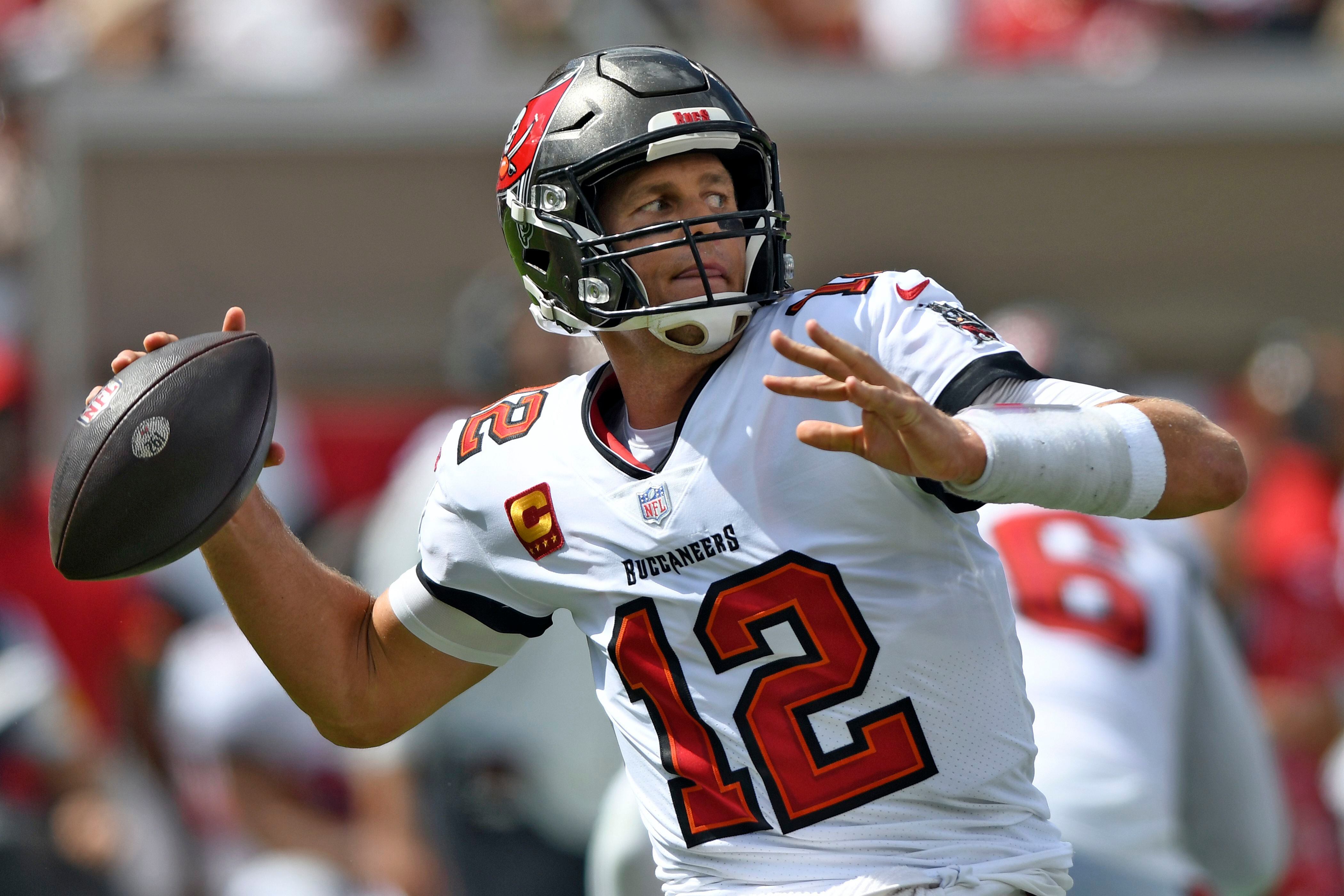 Brady's 5 TD passes pace Bucs' 47-15 rout of Dolphins