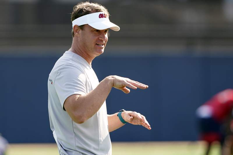 Kiffin to miss Ole Miss opener with positive COVID-19 test