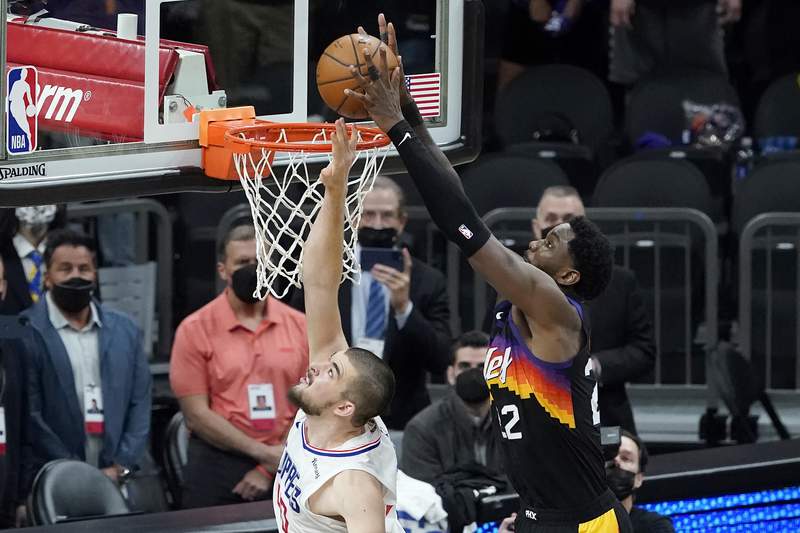 EXPLAINER: Why was Deandre Ayton's dunk a legal NBA play?