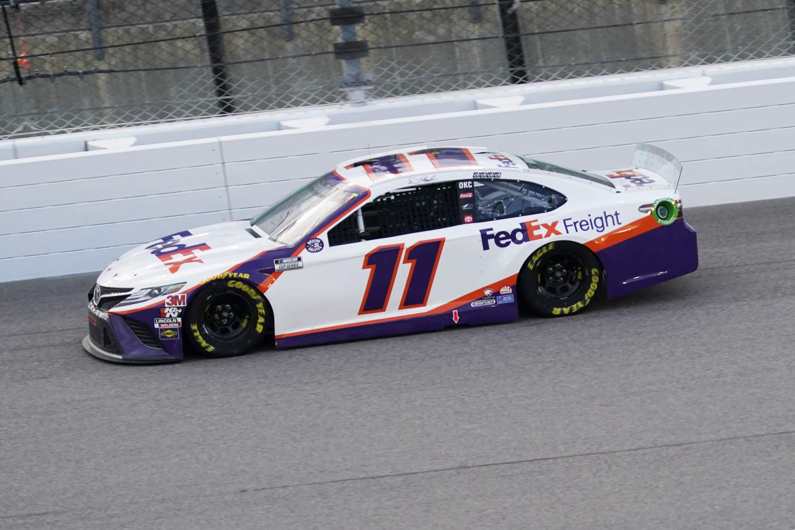 Hamlin holds off Keselowski for fifth Cup victory of season