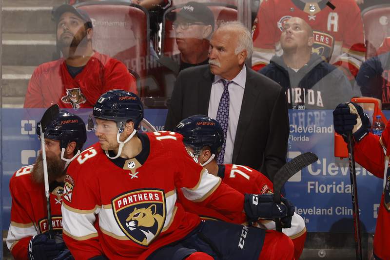 Joel Quenneville remains behind Panthers bench ahead of meeting with NHL Commissioner Gary Bettman