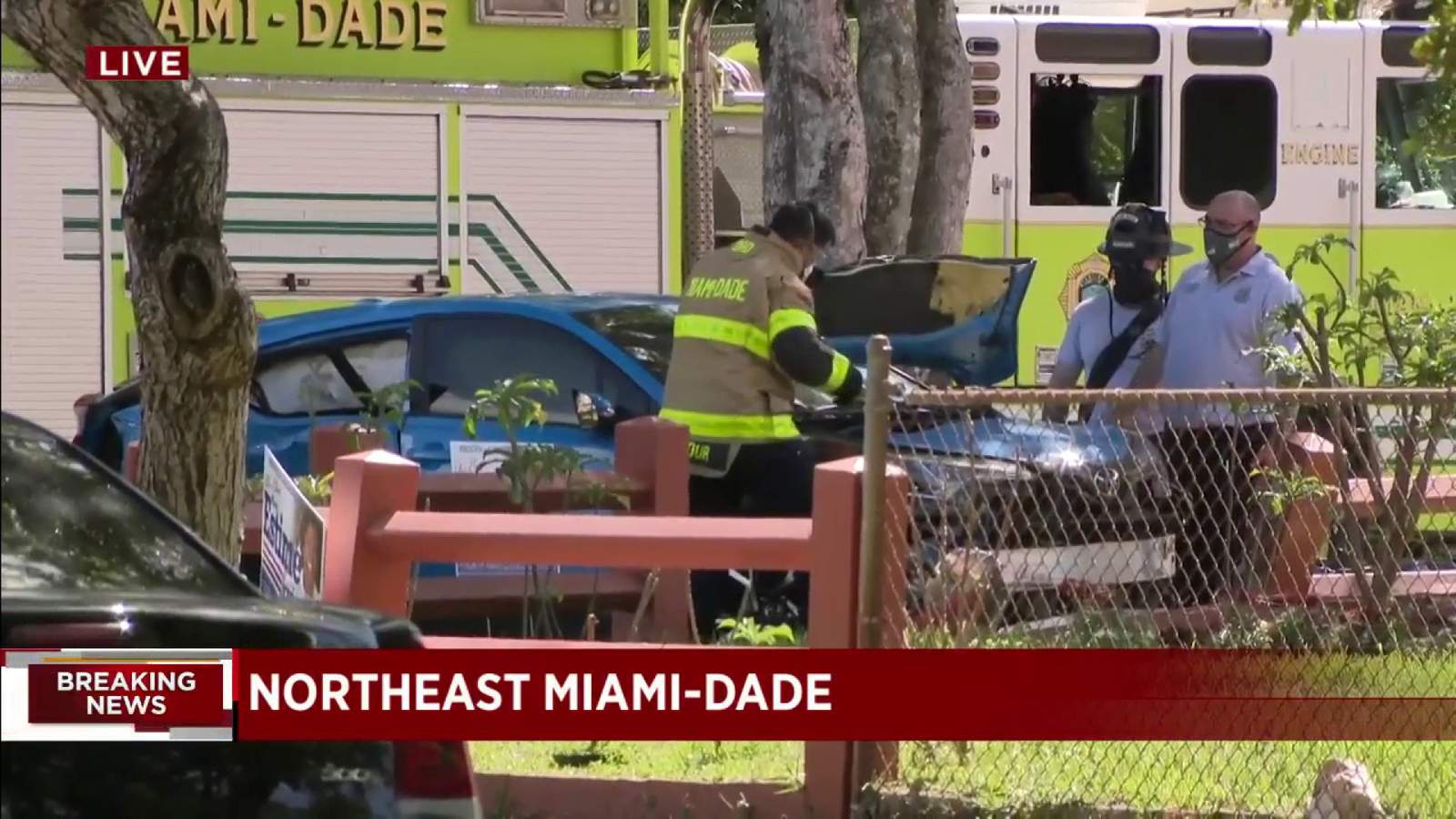 2 niñas y un adulto fueron llevados al hospital tras un accidente en Miami-Dade