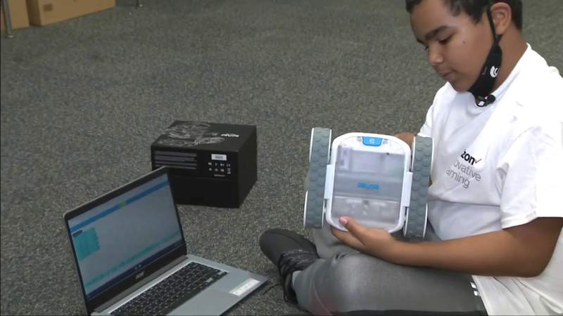 Miami middle school students study STEM, robotics during summer vacation