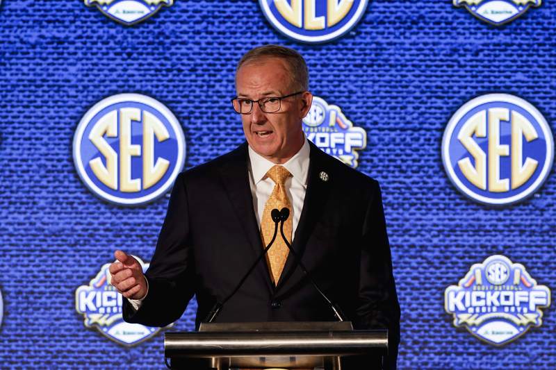 Sankey joins call for change in college athletics oversight
