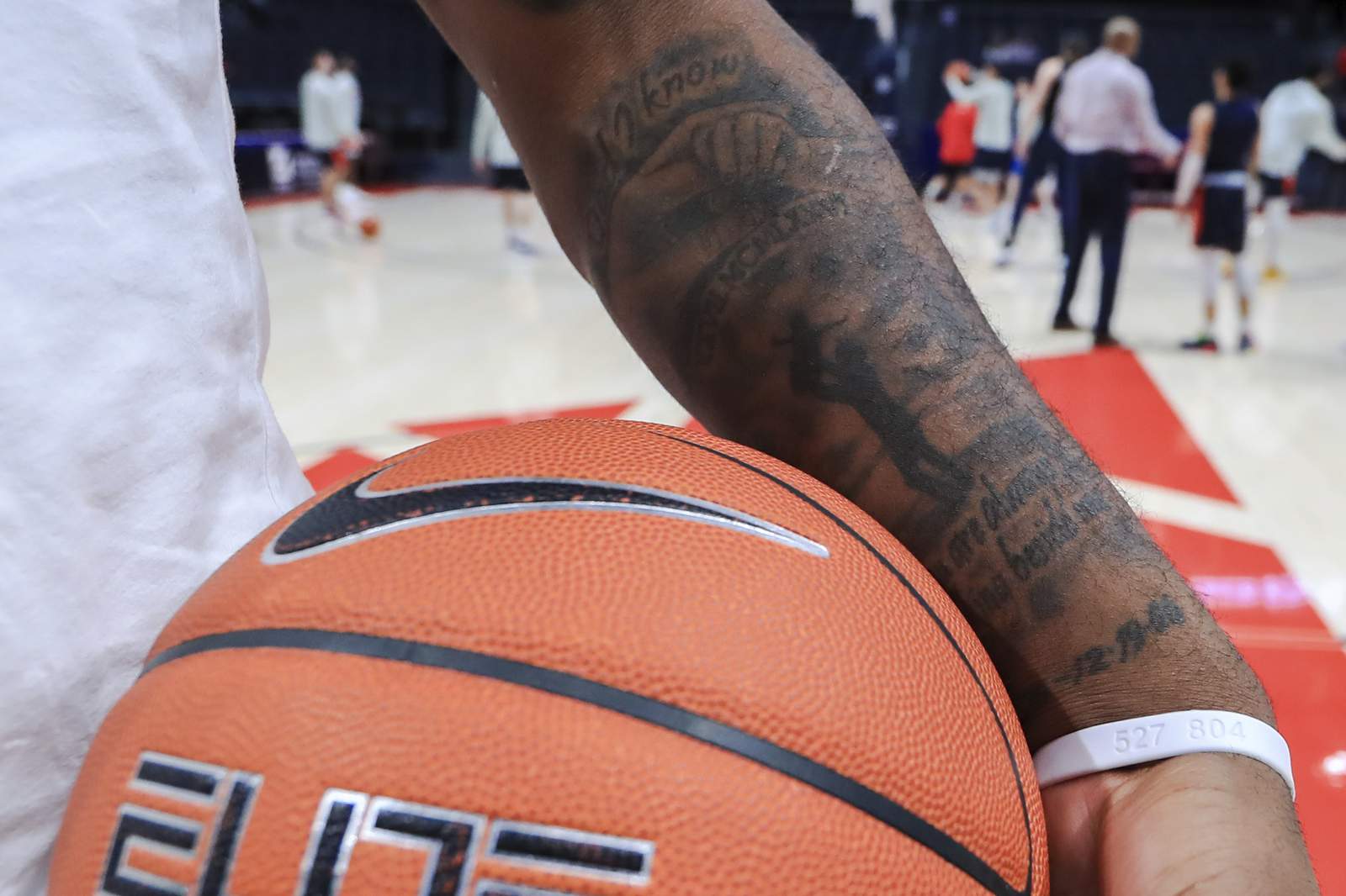 Dream Denied Virus Dashes Dayton S Magical Hoops Season