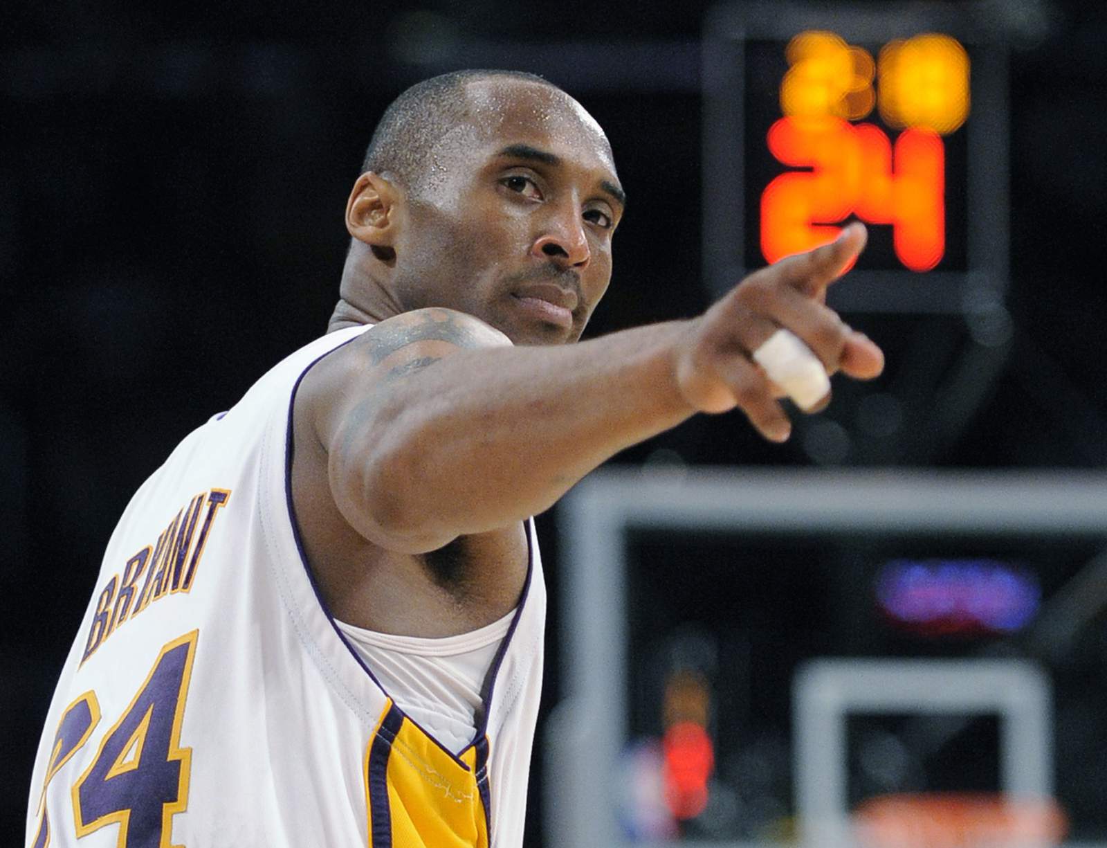 Feds to name likely cause of Kobe Bryant helicopter crash