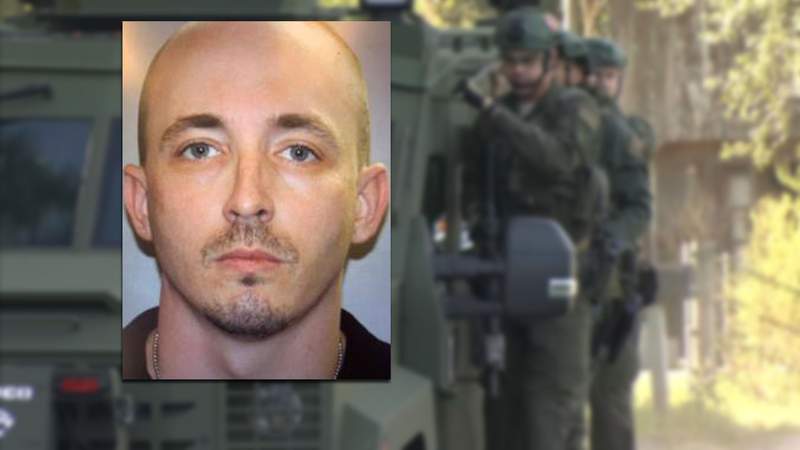 Manhunt on for suspect as Florida deputy dies after shooting