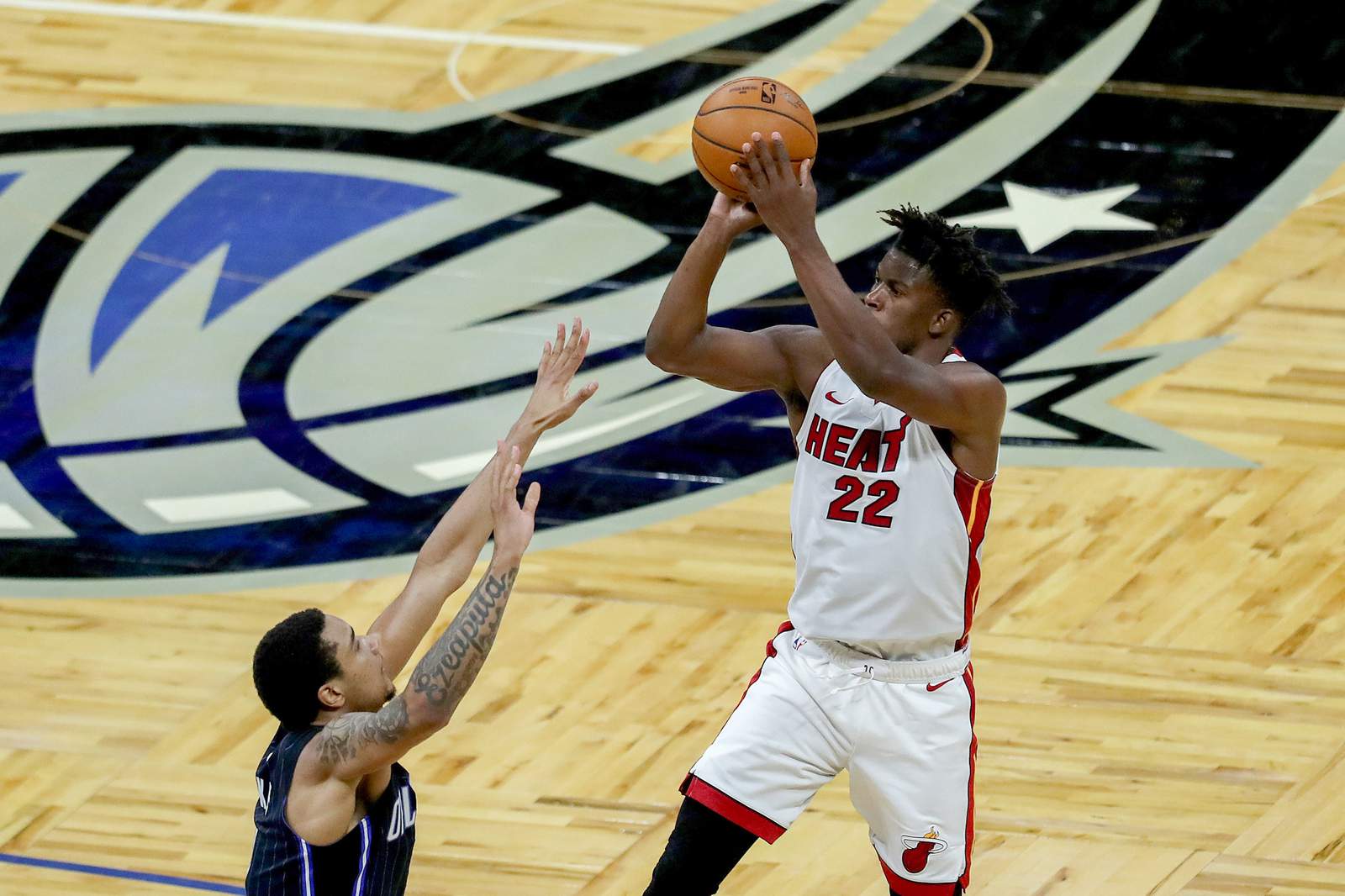 Butler scores 29 as Heat beat Magic for 4th straight win