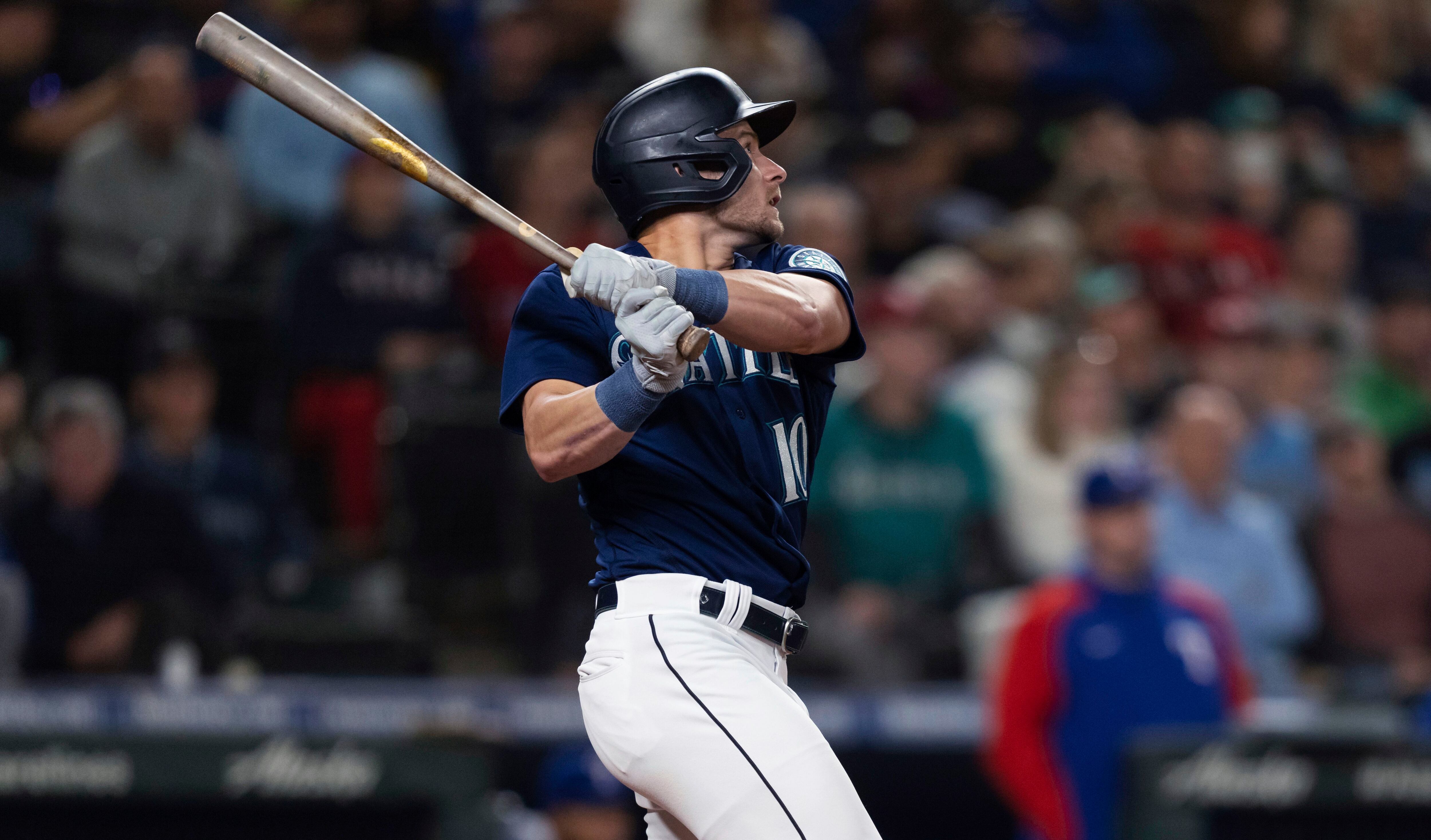 Mariners outlast Rangers in 11, close in on playoff berth