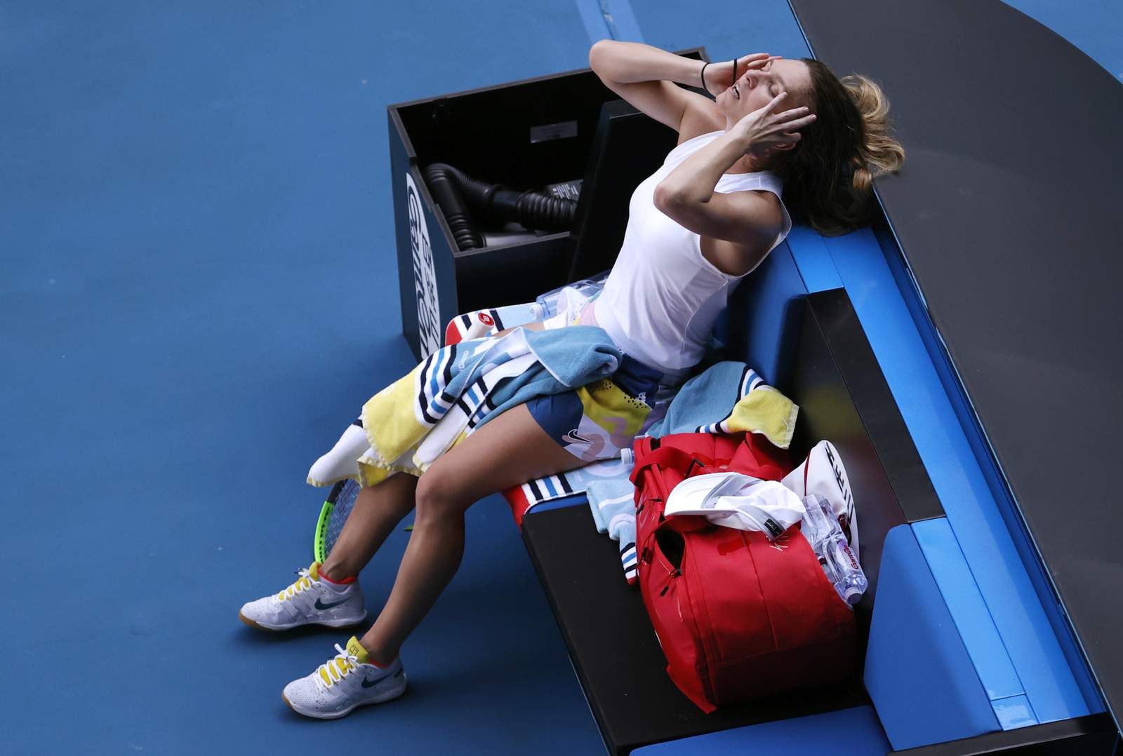 Australian Open heats up, right in in time for semifinals