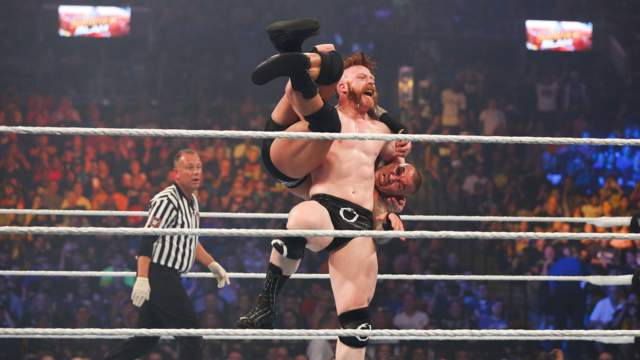 WWE star: Ringside seats, beer for return of stolen necklace