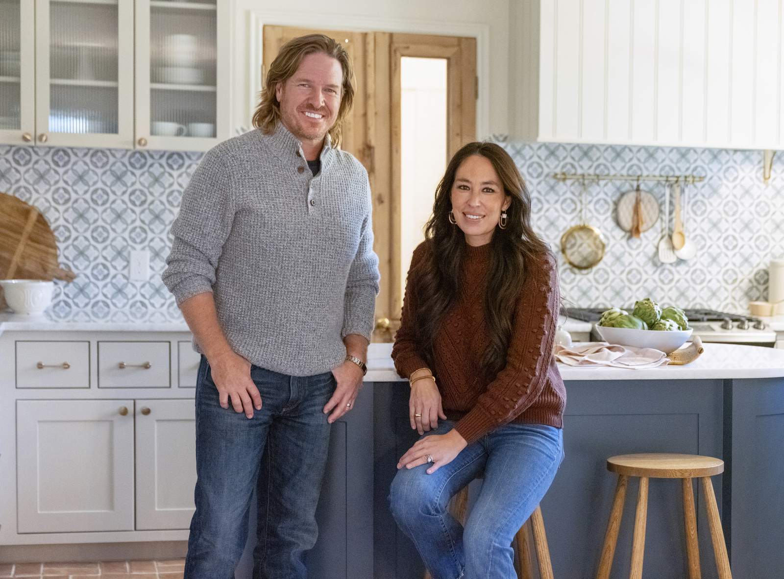 Chip and Joanna Gaines' Magnolia Network debuts January 2022