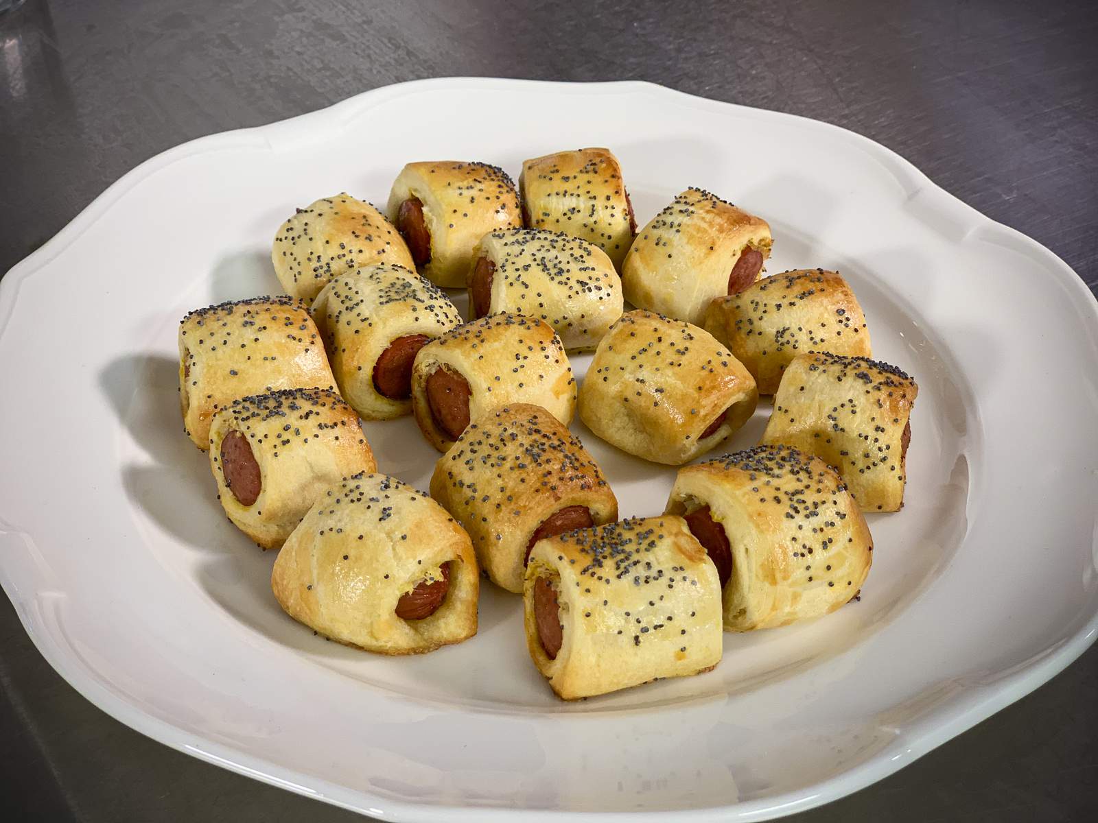 Cocktail Franks In Pastry