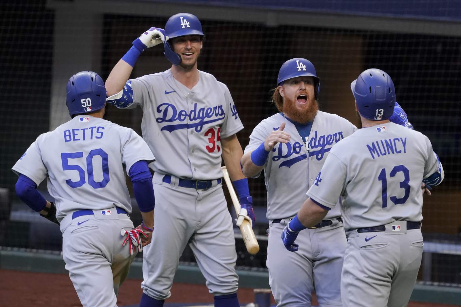 11-spot: Dodgers huge 1st in 15-3 win over Braves in NLCS