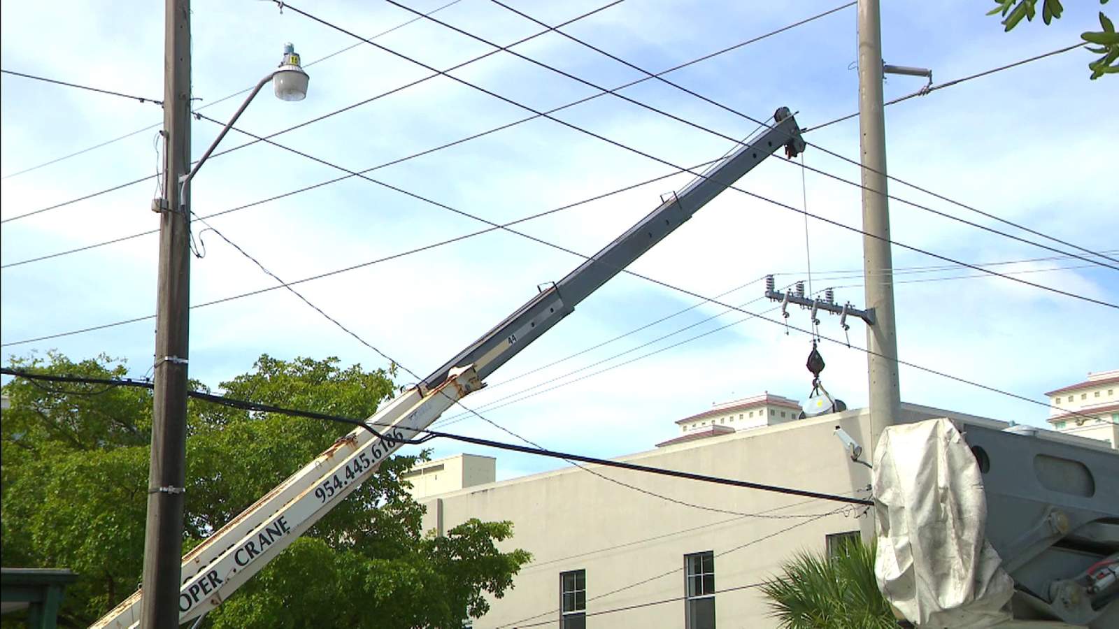 Crane hits power line in Fort Lauderdale, causing explosion and injuring 1