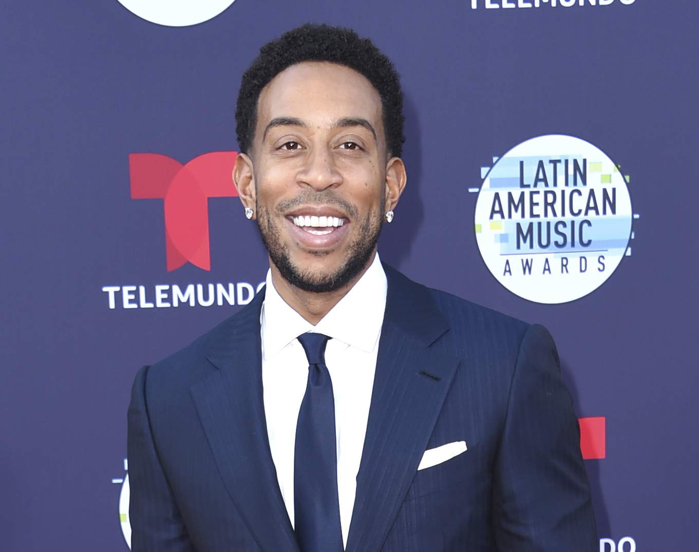 Ludacris is cooking in the kitchen on new streaming show